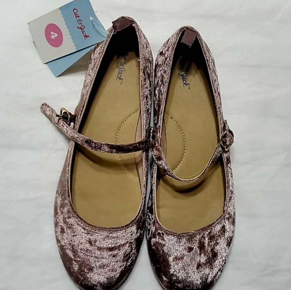 GIRLS SHOES